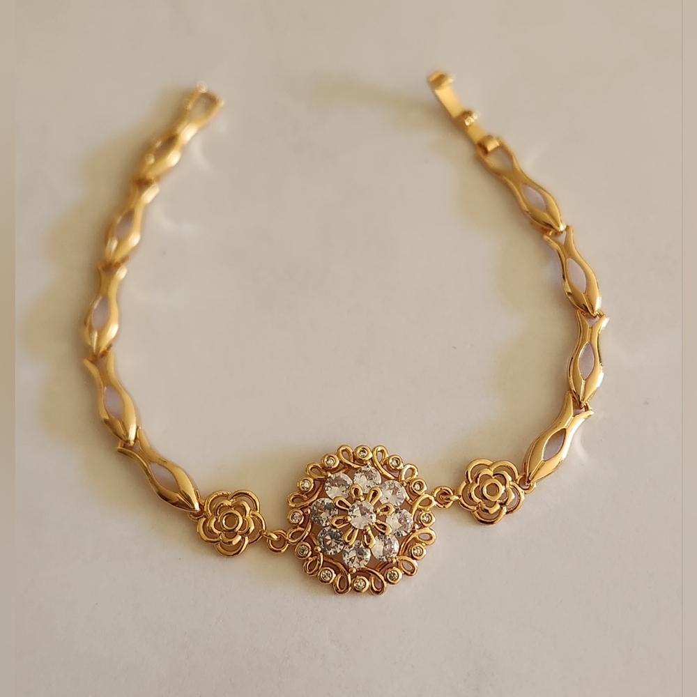 New 18K Gold Plated Diamond Flower Bracelet for Women - Picture 5 of 9